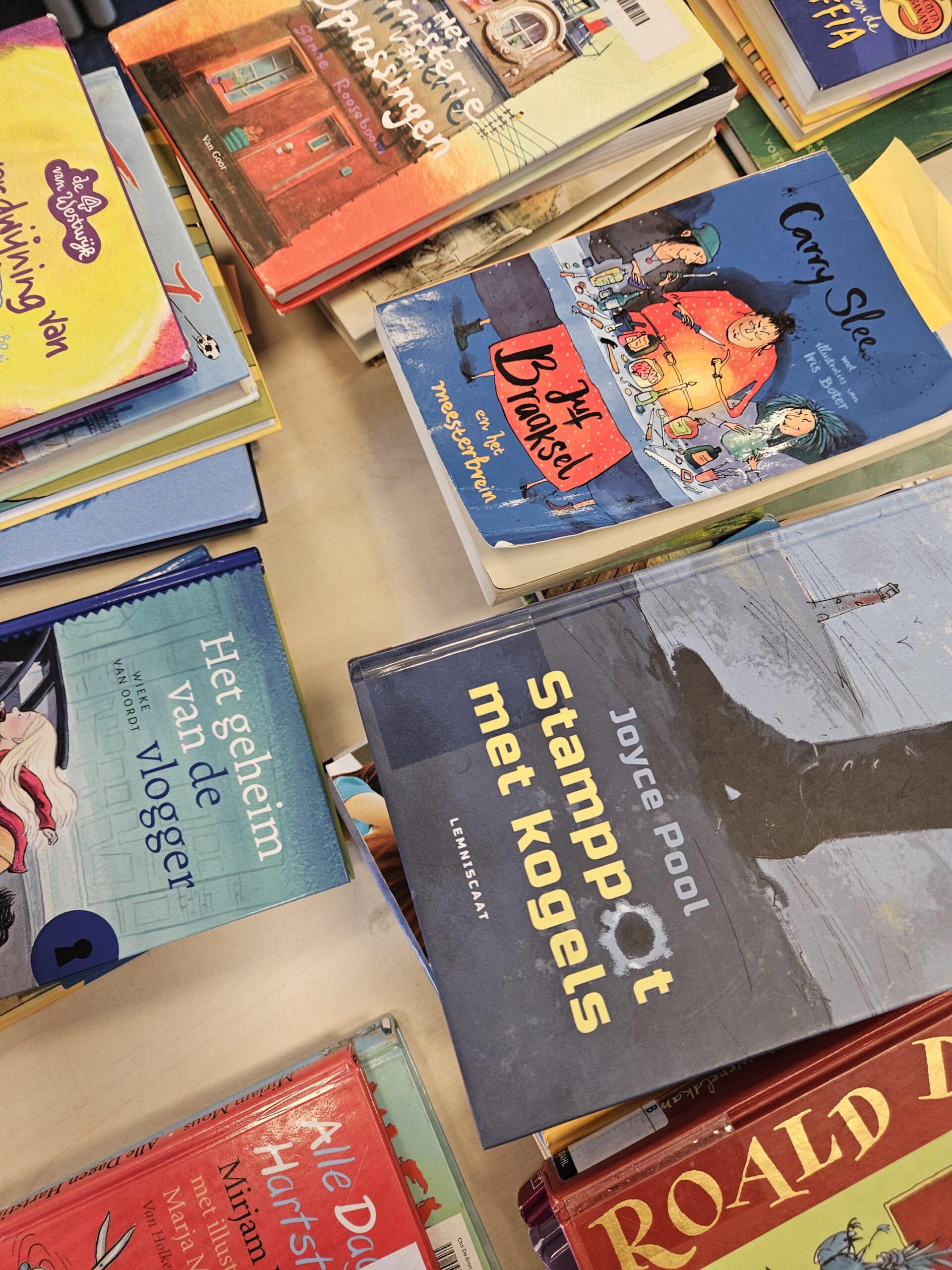 Lezen, boeken, kinderboeken, kinderliteratuur, focus op begrip. woordenschat, geintegreerde aanpak, leesbevordering, leesmotivatie, school, groep, boekenkennis.