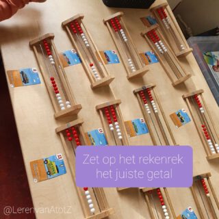 🧮 REKENCIRCUIT GROEP 3🧮
Alle rekenrekken zijn verzameld. De leerlingen van groep 3 zetten het getal, wat op het kaartje staat, op het rekenrek. Ze leggen de hele tafel vol, zo kan ik goed zien hoe het gaat.

🎓 Klaar? 👀 dicht. Haal een kaartje weg en 'raadt' wat erop stond.

#rekencircuit #bewegendleren #rekenenmoetjedoen

https://www.lerenvanatotz.nl/rekencircuit-groep-3-en-4/