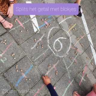 🖖SPLITSEN 🖖
Op het plein stonden verschillende getallen tot 6. 
De leerlingen lopen een parcours, pakken een aantal blokjes. Gaan naar het juiste getal. Trekken een streep op de tegel en leggen blokjes neer als splitsing aan beide zijden van de streep.

🎓 Schrijf de som bij de splitsing.

www.lerenvanAtotZ.nl/buitenles

#buitenles #bewegendleren #groep3 #rekenen